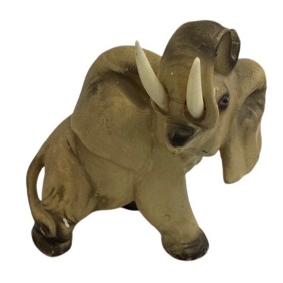 Elephant Figurine Statue Animal Decor Home Accent Vintage Style - Picture 1 of 10